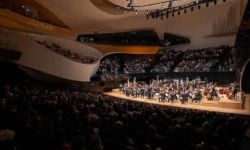 باريس تحتفل بـ "أم كلثوم"